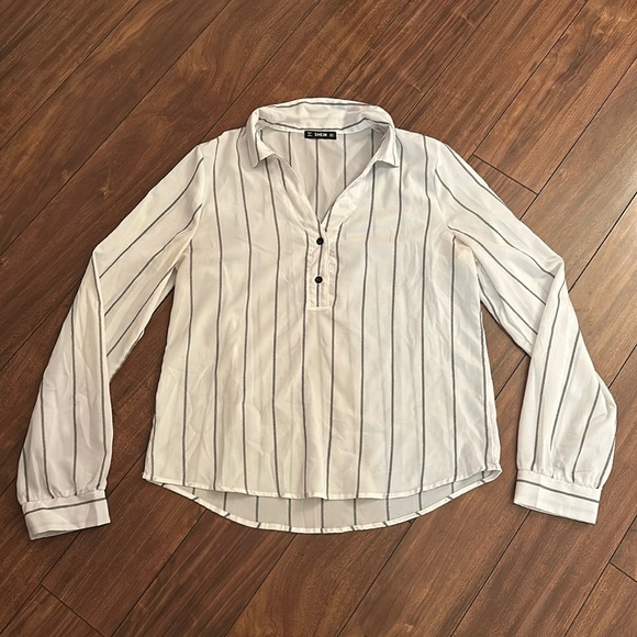 *LAST DAY* Collared Button Up Shirt - Picture 2 of 3